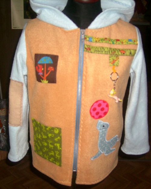 Fleecejacke mit vielen Tieren