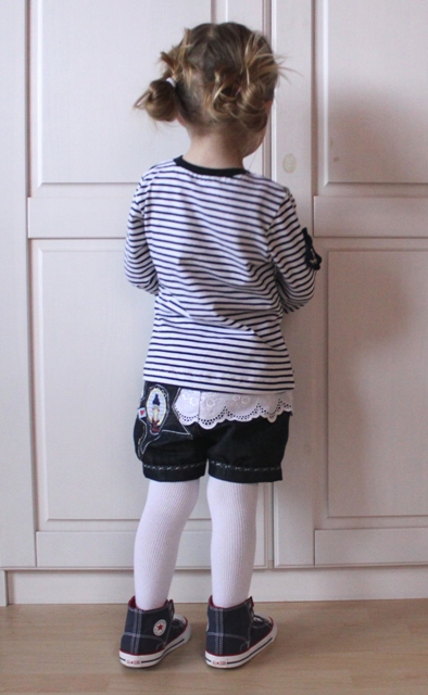 Queenie als kurze Hose...