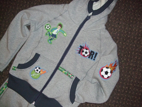 Eine Fuballerjacke ...