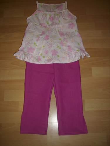 Top und Caprihose