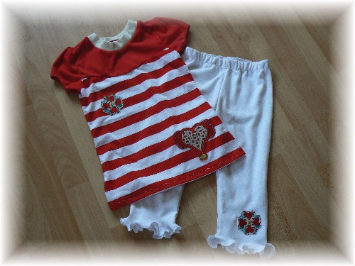 klein Fan mit Leggings