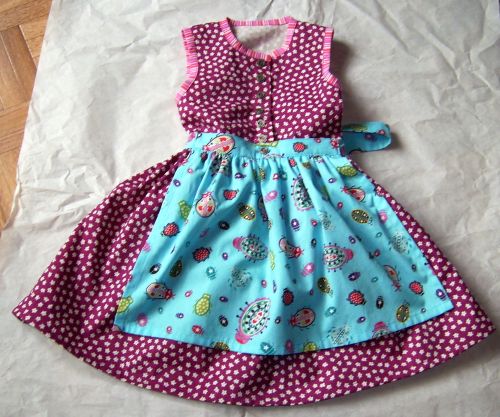 Dirndl  mit Kferschrze