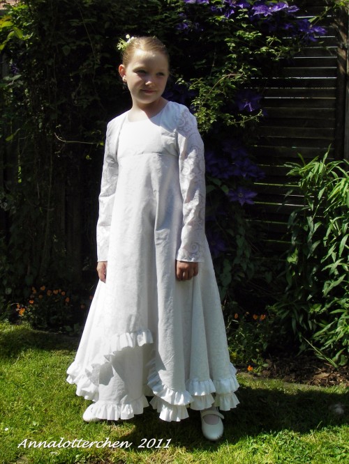 Unser Kommunionkleid endlch fertig...