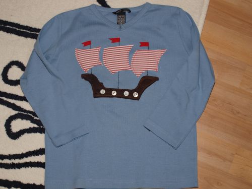 Verzierung fr gekauftes Shirt