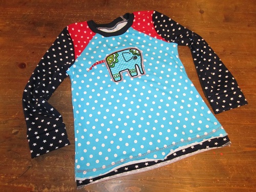 Antonia mit INDIA-Elefant