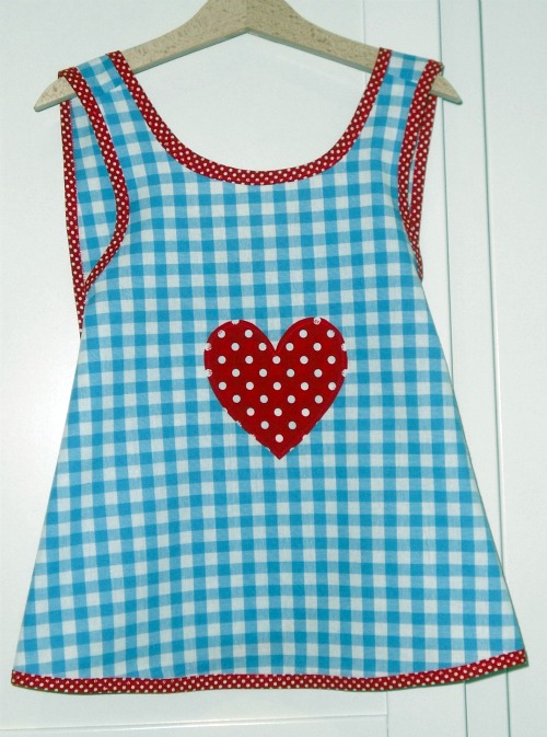 kunterbuntes Schrzenkleid