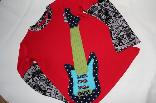 Shirt mit Gitarre