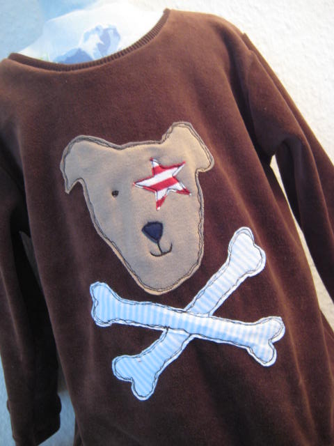 ein Hundeshirt -