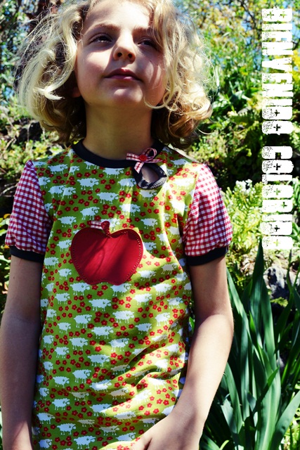 Keyhole Retro Antonia