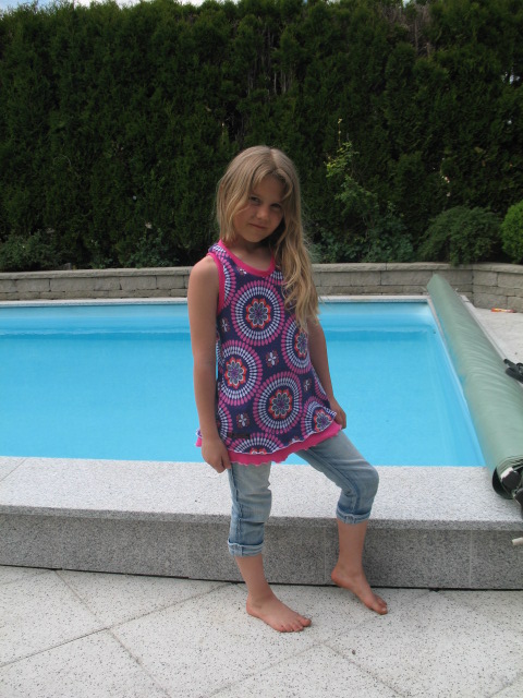 Whitney als Tunika
