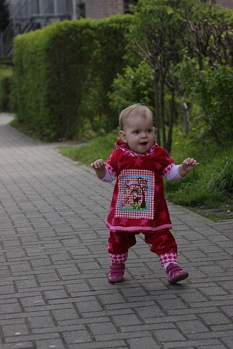 Lillys 1. geburtstagsoutfit