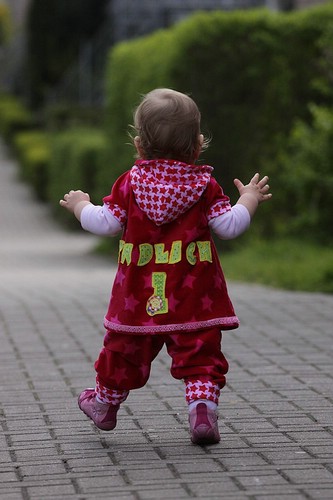 Lillys 1. geburtstagsoutfit -hinten