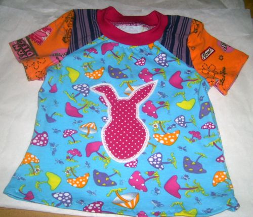 T-shirt mit Hasenapplikation