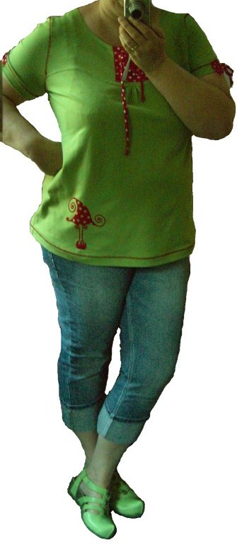 ein apfelgrnes Shirt