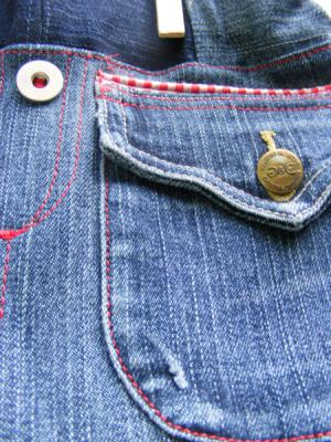 Queenie Detail