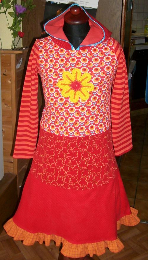 Kapuzenkleid rot-orange