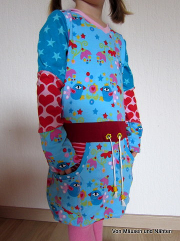 Sunje Kapuzenkleid
