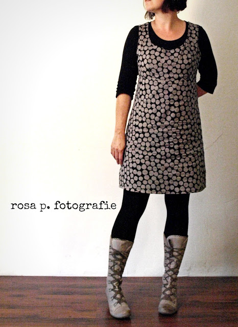 kiesel stein tupfen kleid.