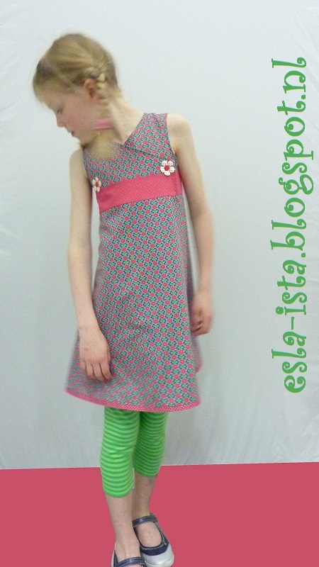 Wickelkleid angezogen