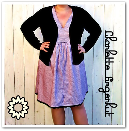 [ Frau Fingerhut im Kleid ]