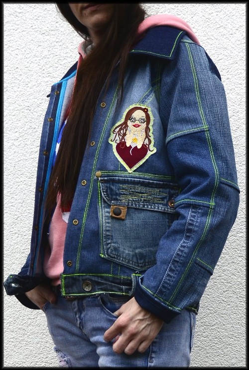 eine neue recycle Jeansjacke