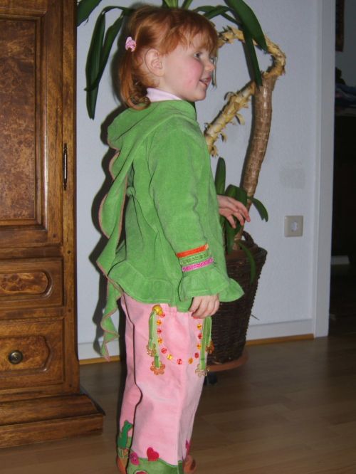 Hschen-Dress, die 4. ...