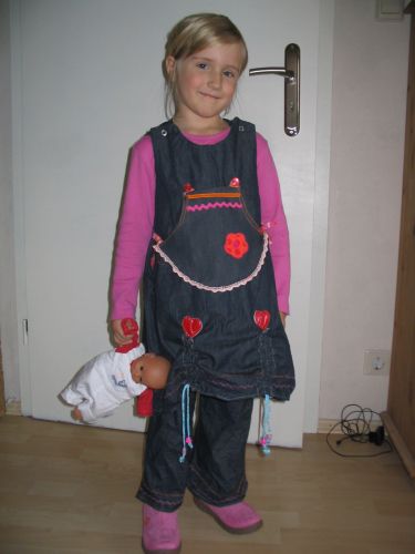 Greetje mit (berarbeiteter) Tasche...