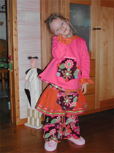 Paula in der Rockhose Kim