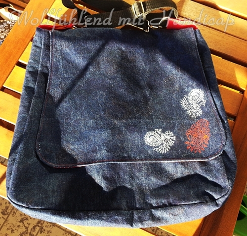 Bube aus Jeansstoff