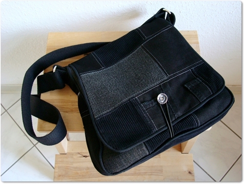 BUBE Messenger Bag in KLEIN