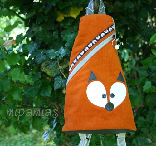 Fuchsiger Rucksack