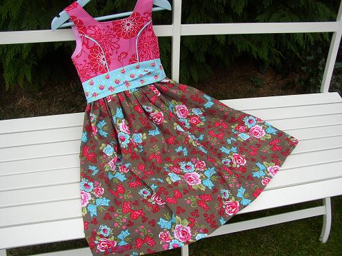 ...die Rckseite des Dirndls....