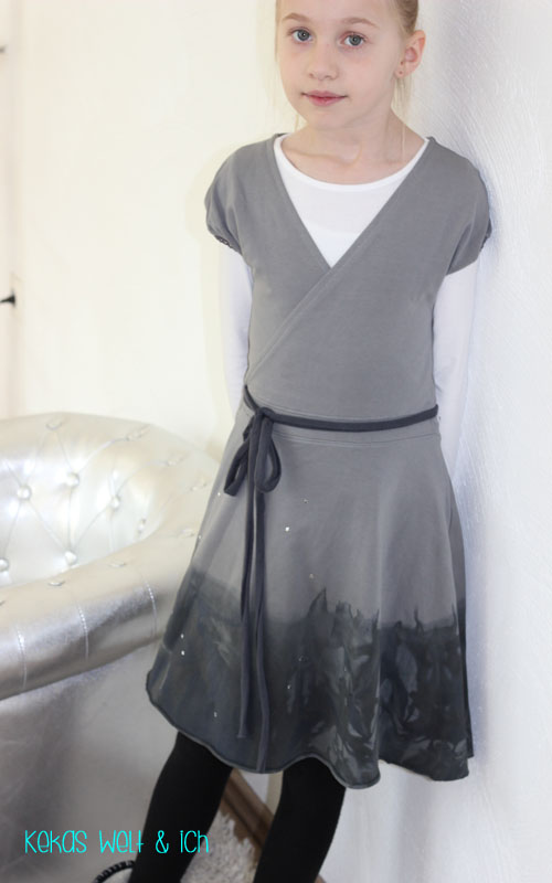 Wickelkleid mit Glitzer