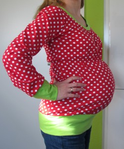 Shelly mit Babybauch