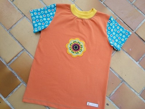 Shirt mit Hkelblume