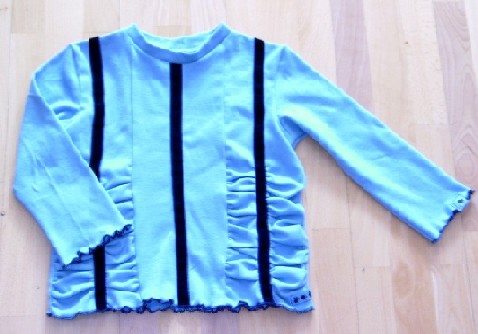 Hellblaues Shirt