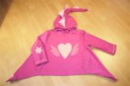 flying heart mit Drachenkapuze