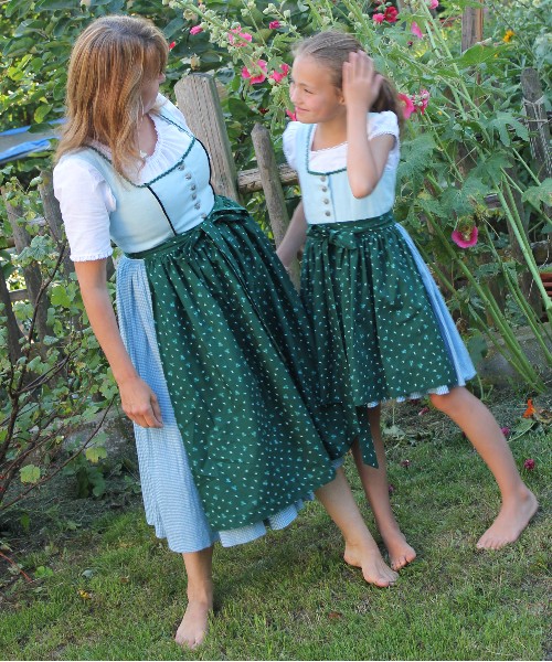 Dirndl im Partnerlook