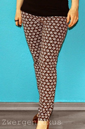 Hose mit Skulls
