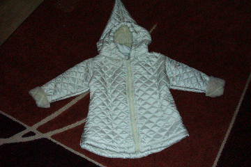 Steppkapuzenjacke mit Fell