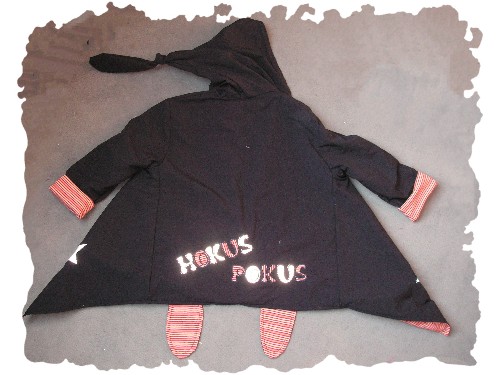 Hier jetzt die Jacke von hinten