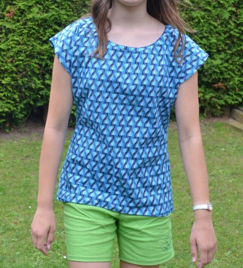 Shorts und Shirt
