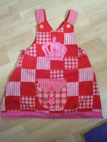 Latzi Kleid in rosa/rot