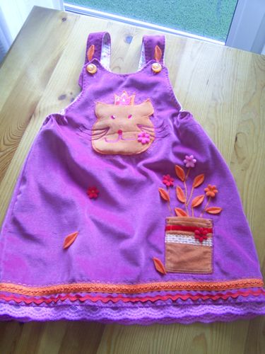 Samtkleid Katze Tasche