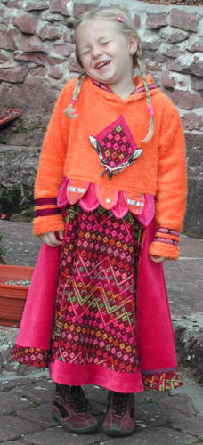 Winterkleid im Dirndl-Look