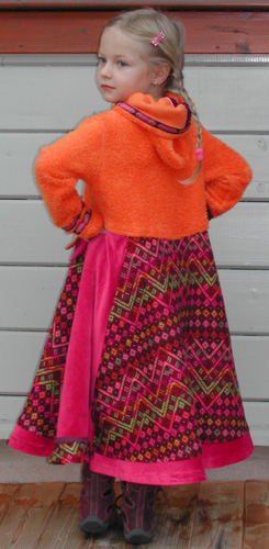 Winterkleid im Dirndl.Look Rckseite