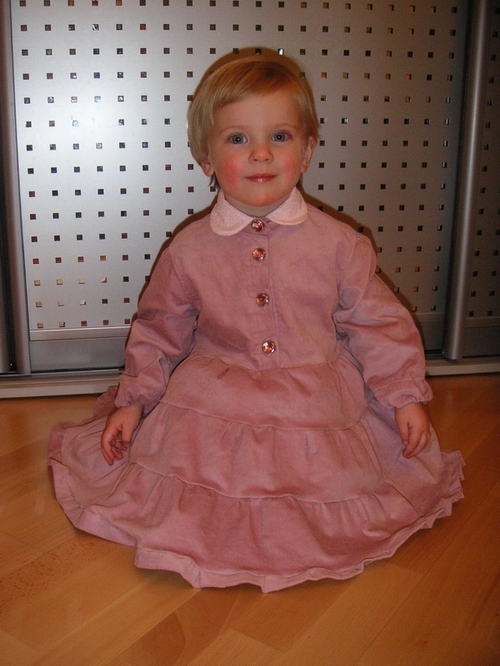 Das rosa Kleid von vorne