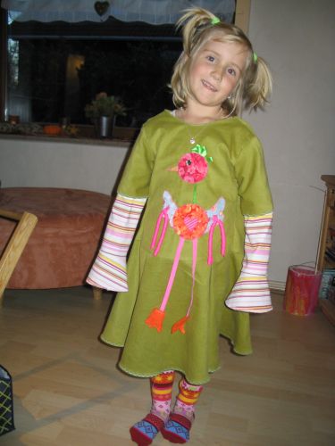 Henrika mit Vogel...