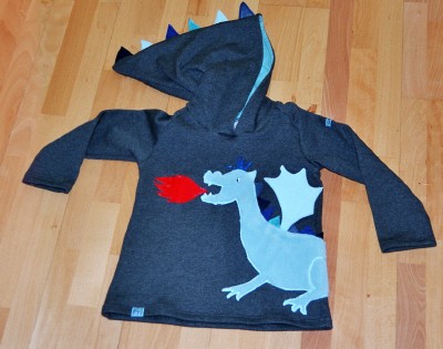 Drachenpulli vorne