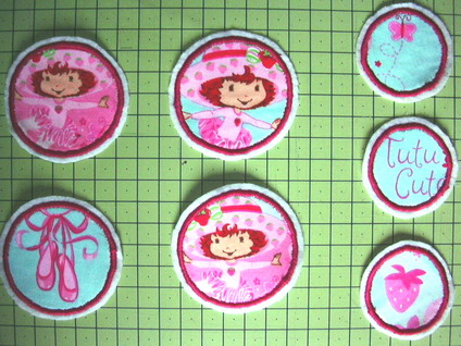 Emily Erdbeer-Buttons